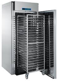 Einfahrkühlschrank GN 2/1 zentralgekühlt, mit USB